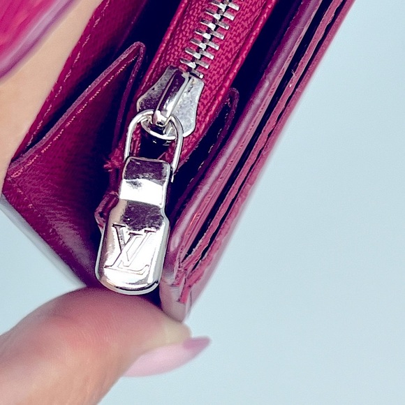 EUC Louis Vuitton Epi Magenta Portefeuille Sarah Leather Snap Zip Wallet COA - Picture 5 of 16